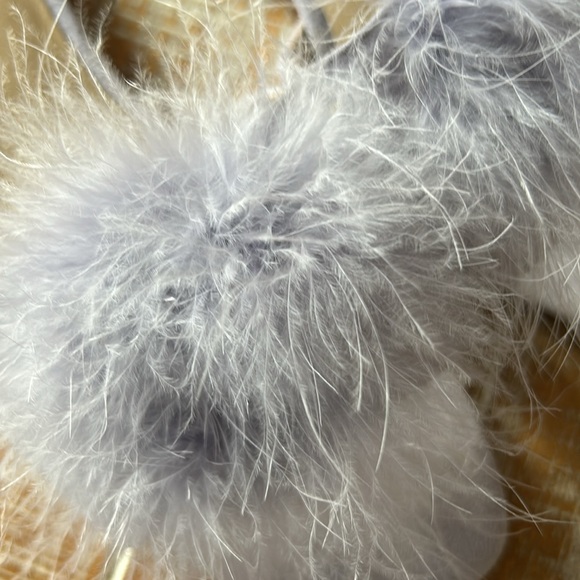 Ann Taylor Lilac Feathers Flats. 7. - Picture 4 of 6